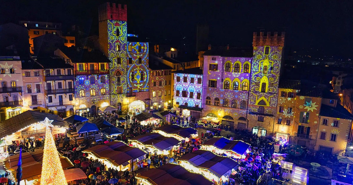 Arezzo Santa Croce mercato Natale 2021 Toscana Italy