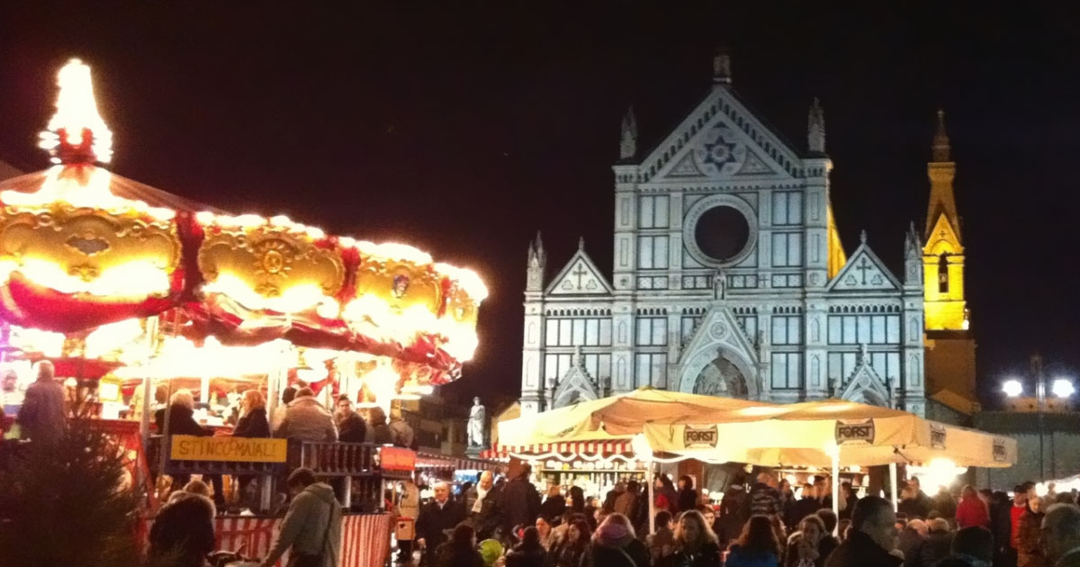 Firenze Santa Croce mercato Natale 2021 Toscana Italy
