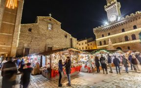 Montepulciano Santa Croce mercato Natale 2021 Toscana Italy