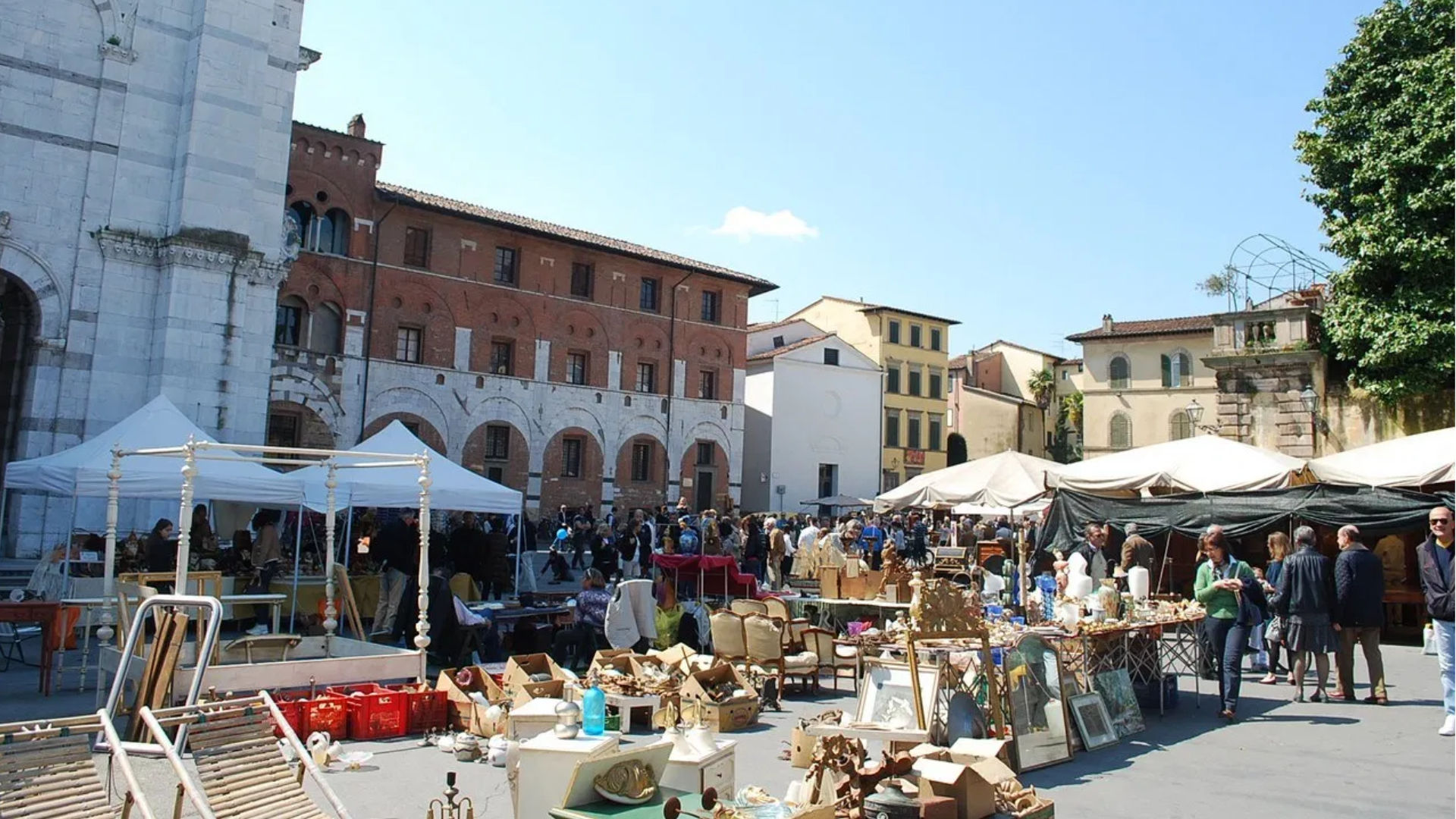 Toscana Italy fiera antiquariato 2022 Lucca